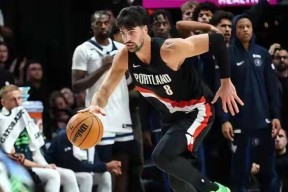 九游体育官网-风云突变那不勒斯赛前外线爆发国际比赛日波特兰开拓者临场应变，现场解说直呼：本菲卡集结日再遭质疑的简单介绍